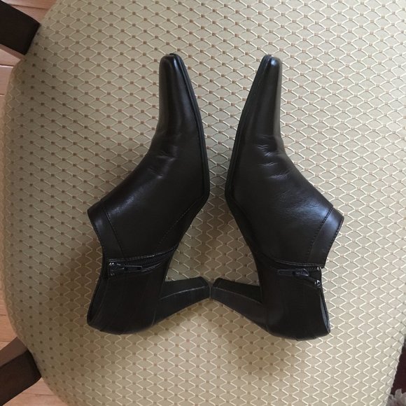 Liz Claiborne Brown Ankle bootie Size 8 1/2 w - Picture 4 of 11